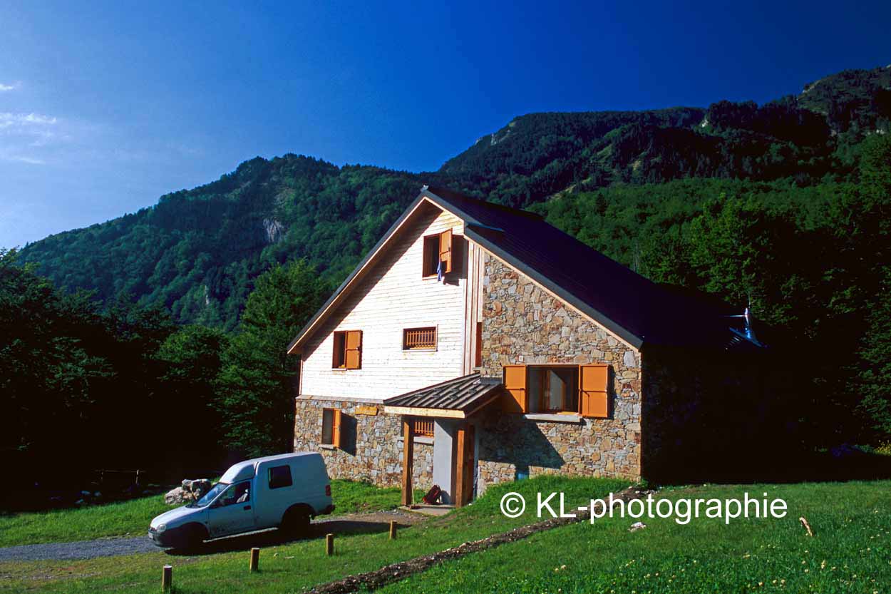forsthaus von terre d' avenir, port de lers, ariège